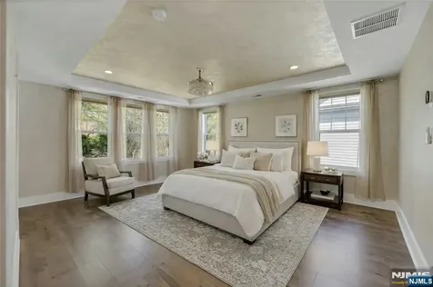 33 Cranberry Lane Montvale NJ 07645