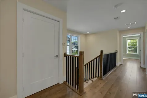33 Cranberry Lane Montvale NJ 07645