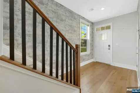 33 Cranberry Lane Montvale NJ 07645