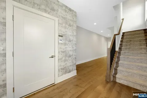 33 Cranberry Lane Montvale NJ 07645