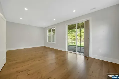 33 Cranberry Lane Montvale NJ 07645