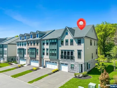 33 Cranberry Lane Montvale NJ 07645