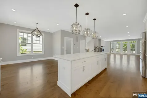 33 Cranberry Lane Montvale NJ 07645