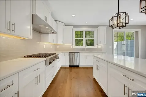 33 Cranberry Lane Montvale NJ 07645