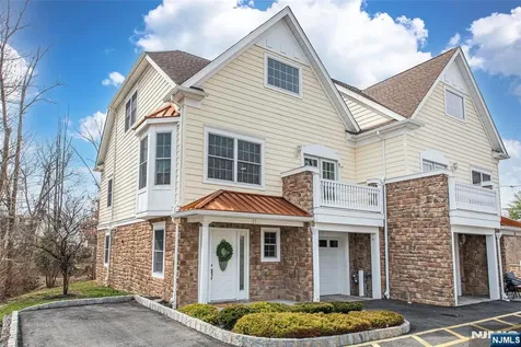 21 Riverbend Court New Providence NJ 07974
