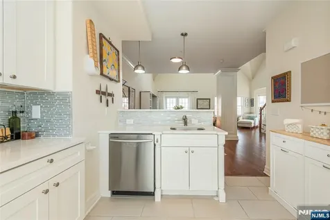 21 Riverbend Court New Providence NJ 07974