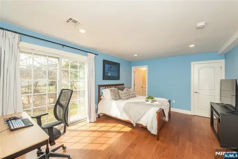 21 Riverbend Court New Providence NJ 07974