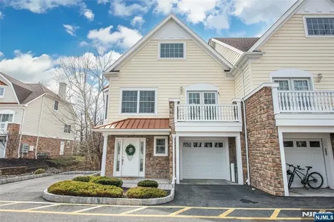 21 Riverbend Court New Providence NJ 07974