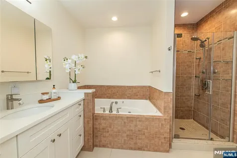 21 Riverbend Court New Providence NJ 07974