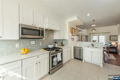 21 Riverbend Court New Providence NJ 07974