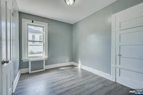 37 Blum Street Newark NJ 07103