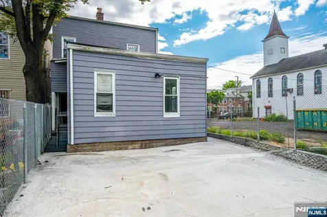 37 Blum Street Newark NJ 07103