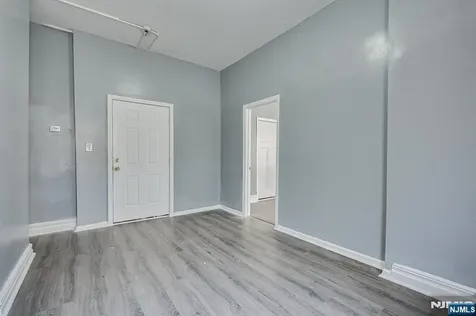 37 Blum Street Newark NJ 07103