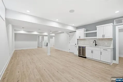 71 Hillside Terrace Livingston NJ 07039