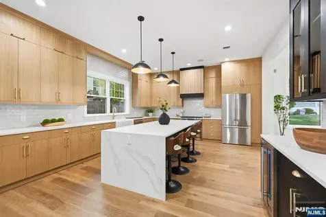 71 Hillside Terrace Livingston NJ 07039