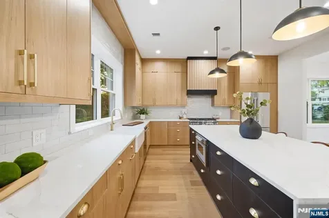 71 Hillside Terrace Livingston NJ 07039