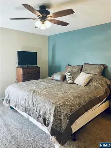 8 Leary Avenue Bloomingdale NJ 07403
