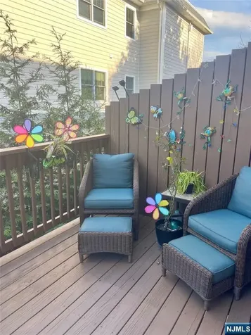 8 Leary Avenue Bloomingdale NJ 07403