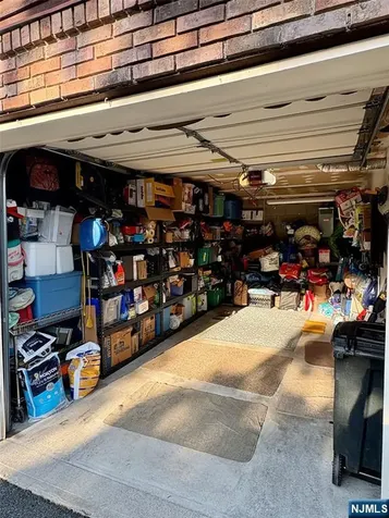 8 Leary Avenue Bloomingdale NJ 07403