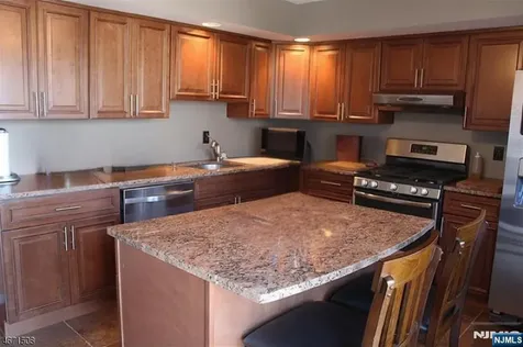 8 Leary Avenue Bloomingdale NJ 07403