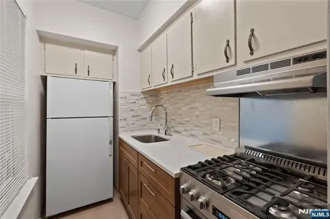 239 Crescent Lane Cliffside Park NJ 07010
