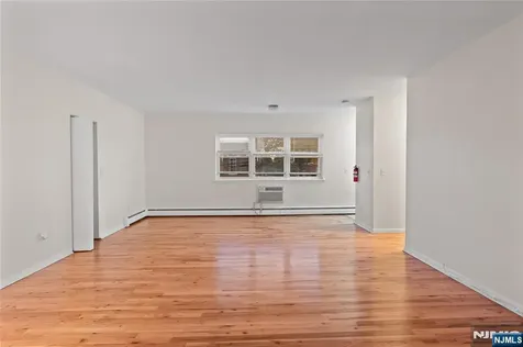 239 Crescent Lane Cliffside Park NJ 07010