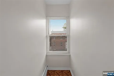 239 Crescent Lane Cliffside Park NJ 07010