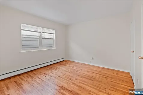 239 Crescent Lane Cliffside Park NJ 07010