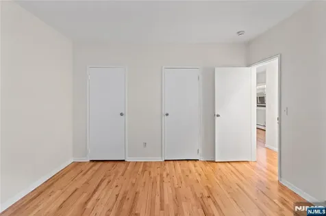 239 Crescent Lane Cliffside Park NJ 07010