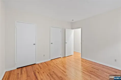 239 Crescent Lane Cliffside Park NJ 07010
