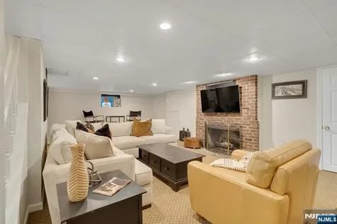 37 Afterglow Avenue Verona NJ 07044