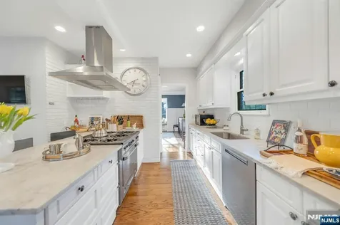 37 Afterglow Avenue Verona NJ 07044