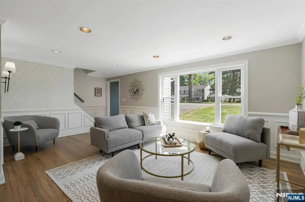 20 W Saddle River Road Waldwick NJ 07463