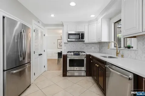 20 W Saddle River Road Waldwick NJ 07463