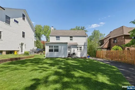 290 Winthrop Road Teaneck NJ 07666