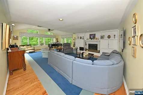 16 Knollwood Road Upper Saddle River NJ 07458