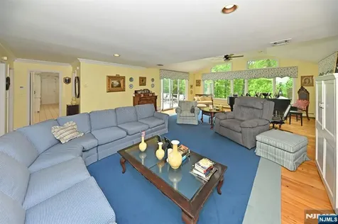 16 Knollwood Road Upper Saddle River NJ 07458