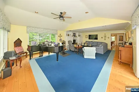 16 Knollwood Road Upper Saddle River NJ 07458