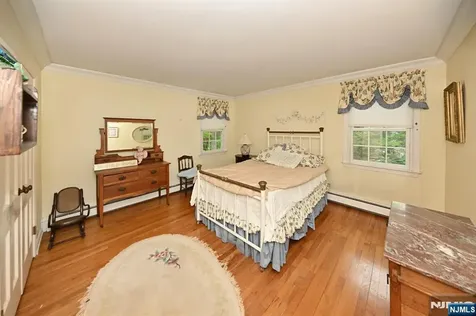 16 Knollwood Road Upper Saddle River NJ 07458