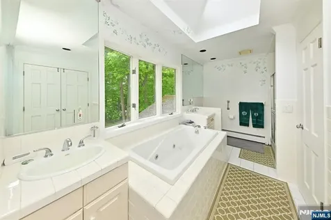 16 Knollwood Road Upper Saddle River NJ 07458