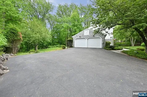 16 Knollwood Road Upper Saddle River NJ 07458