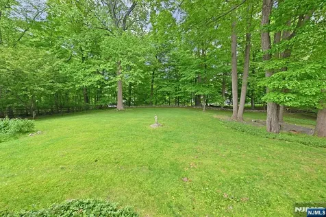 16 Knollwood Road Upper Saddle River NJ 07458