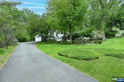 16 Knollwood Road Upper Saddle River NJ 07458