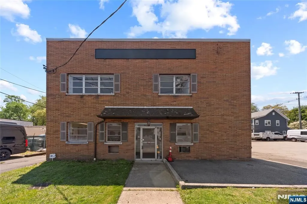 189 Greenwood Avenue Midland Park NJ 07432