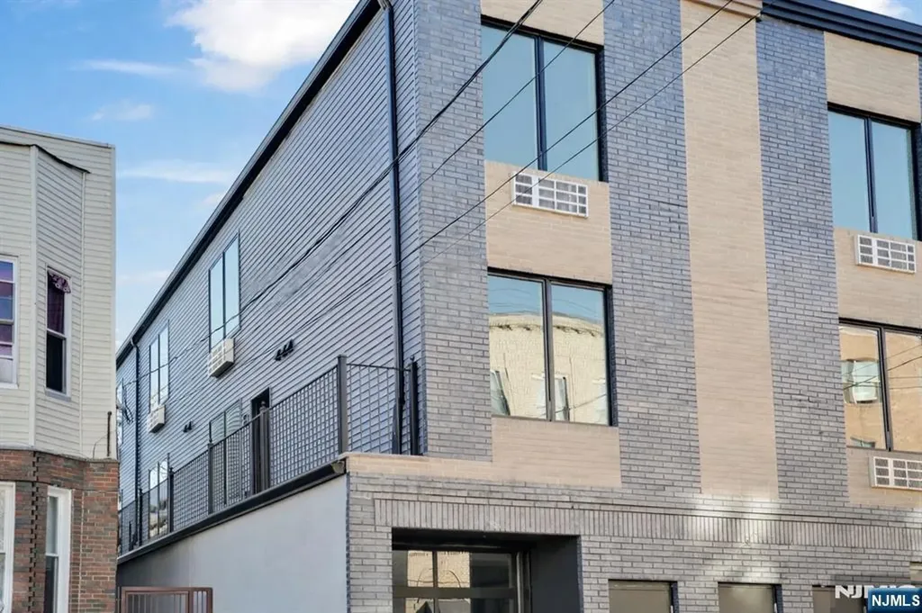 521 10th Street Union City NJ 07087