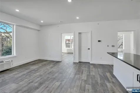 521 10th Street Union City NJ 07087
