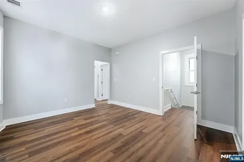 913 S 18th Street Newark NJ 07108