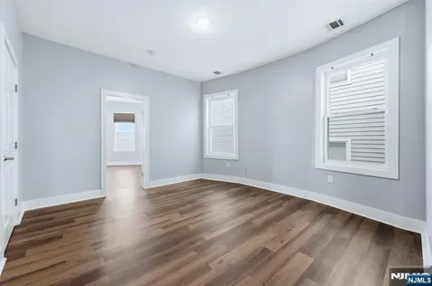 913 S 18th Street Newark NJ 07108