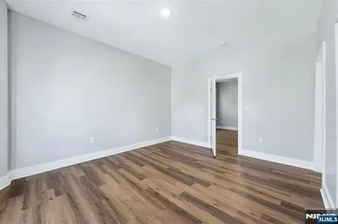 913 S 18th Street Newark NJ 07108