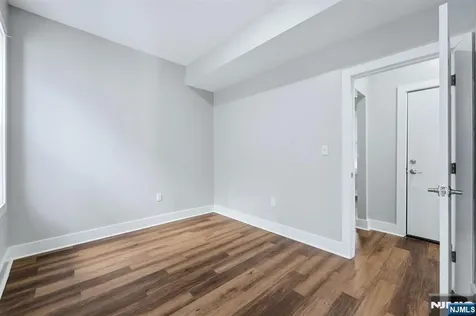 913 S 18th Street Newark NJ 07108